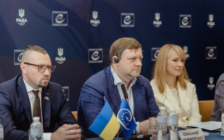 Голів місцевих держадміністрацій зроблять держслужбовцями та відбиратимуть за конкурсом – комітет рекомендував законопроект