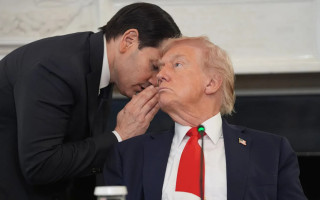 Держсекретар Марко Рубіо передав Трампу записку про те, що йому написати в своїй соцмережі
