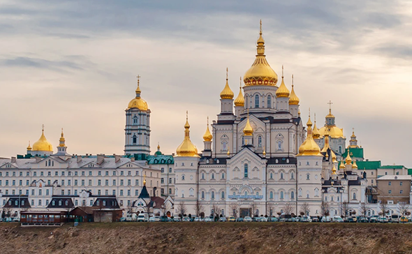 Конфлікт у Почаївській Лаврі під час обшуків – поліція розслідує перешкоджання роботі
