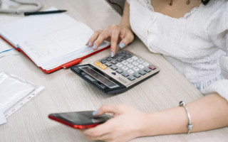 У Держпраці пояснили, чи надається компенсація при звільненні, якщо працівник був у неоплачуваній відпустці