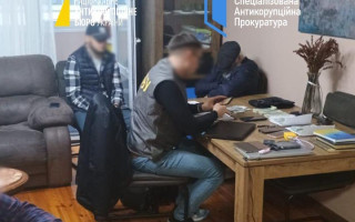 Хабар $3,5 млн за закриття справи НАБУ — викрито прокурора Офісу Генпрокурора та адвокатів