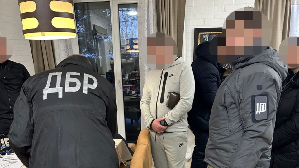 КПК не містить жодних застережень про необхідність залучення захисника при повідомленні особі про підозру – Верховний Суд