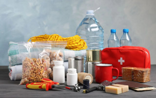 Киян закликали зробити запаси води, продуктів і зарядити пристрої