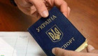 Украинцам объяснили, действует ли паспорт, в который своевременно не вклеили фотографию по достижении 45-летнего возраста