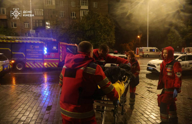 Лівий берег Києва залишився без світла через російську атаку вночі, подекуди – немає води