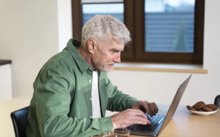 В Гоструда объяснили, разрешено ли увольнение работника после достижения пенсионного возраста