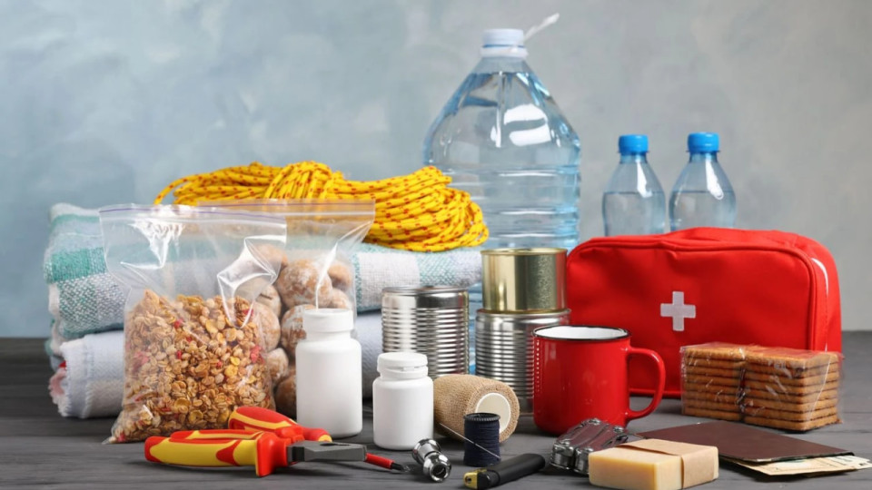 Киян закликали зробити запаси води, продуктів і зарядити пристрої
