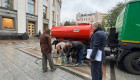 Верховная Рада без воды, а в правительственный квартал привезли биотуалеты, фото