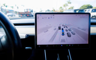 У США розслідують майже 3 мільйони Tesla через аварії з автопілотом