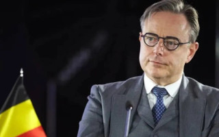 Прем’єр Бельгії Де Вевер пожартував про замах на себе із дроном