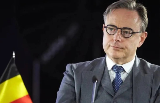 Премьер Бельгии Де Вевер пошутил о покушении на себя с помощью дрона