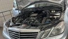 Украинка по дороге в Румынию пыталась спрятать под капотом Mercedes $970 тысяч