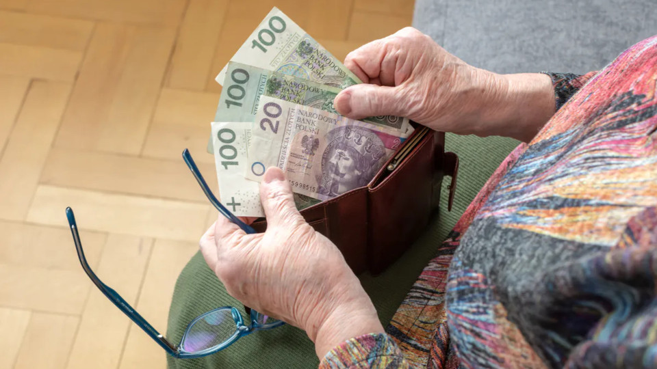 Украинцы в Польше: кто имеет право на пенсию и как ее оформить