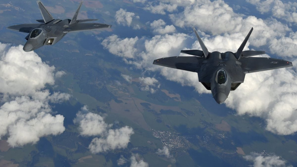 У США судили ексслужбовця ВПС за те, що розповів секретну інформацію на сайті знайомств