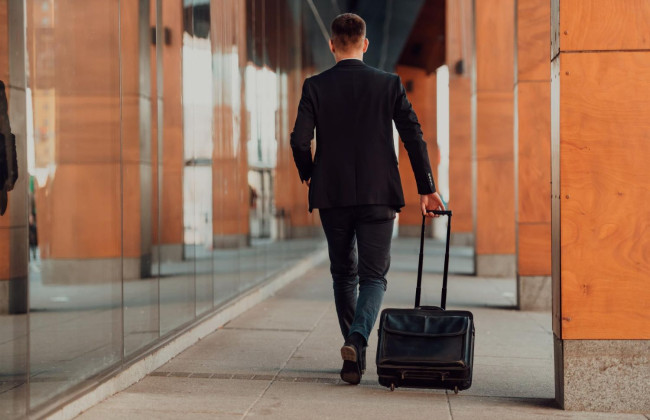 Когда нужно вернуть неиспользованные средства из командировки: разъяснение налоговиков