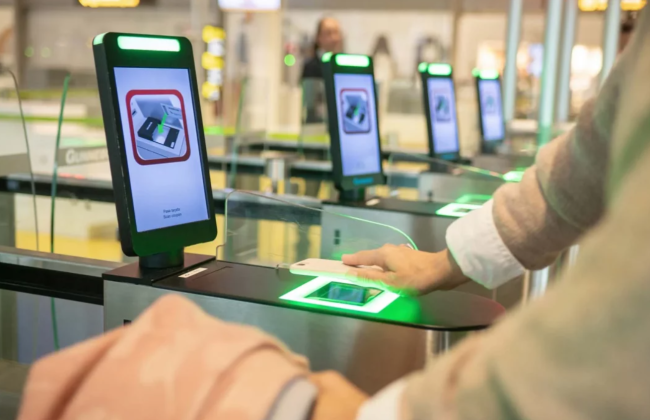 Новые правила пересечения границы с ЕС с 12 октября: украинцам придется предоставить отпечатки пальцев