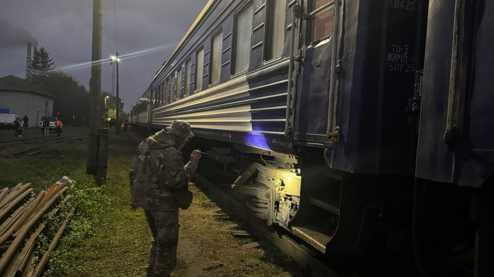 На станции Бурштын остановили поезд из-за сообщения о взрывчатке — угроза не подтвердилась