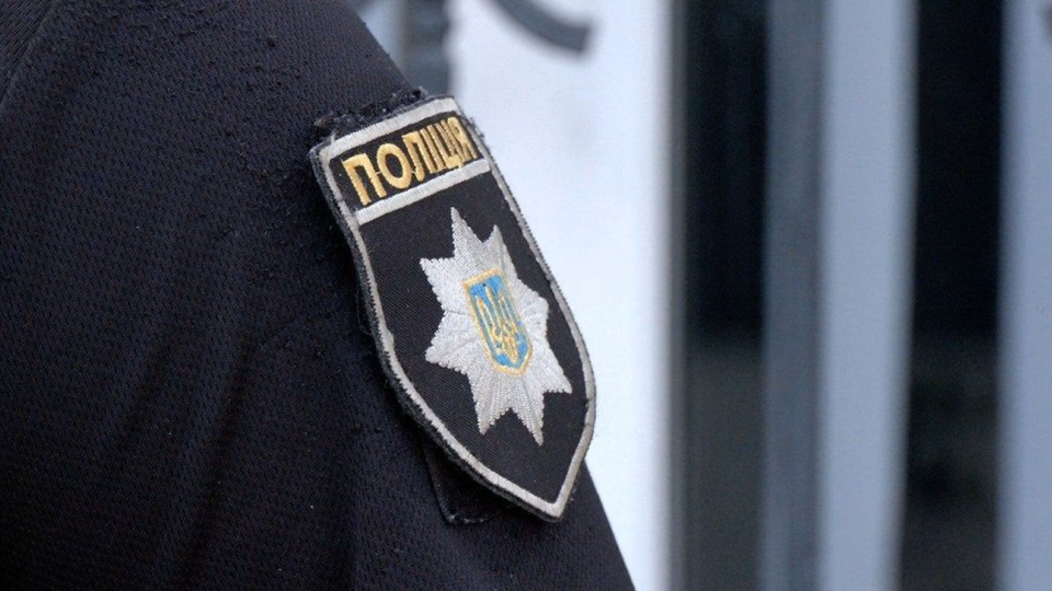 На Сумщині підлітки побили дівчинку та застосували сльозогінний газ — поліція відкрила справу