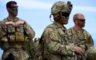 В США разгорелся спор о воинском призыве: мужчины требуют равенства с женщинами