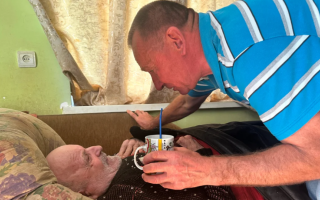 На Львівщині з військової служби звільнили Володимира Маліцького, який є єдиним доглядальником паралізованого батька