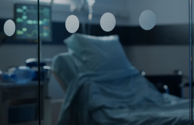 В Тернополе ученицу училища госпитализировали в больницу с отравлением после самогона