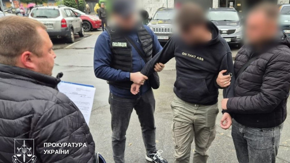 В Киеве инструктор автошколы за $4500 обещал трудоустройство военнообязанного для бронирования