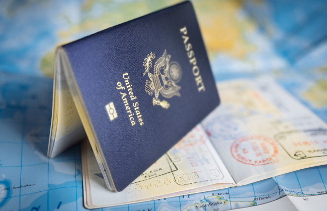 Паспорт США потерял позиции — впервые за 20 лет он выпал из топ-10 самых мощных в мире
