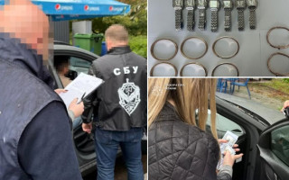 У Львові суд заарештував митника Іларіона Кравченка, який за хабарі сприяв контрабанді прикрас Cartier і Hermes