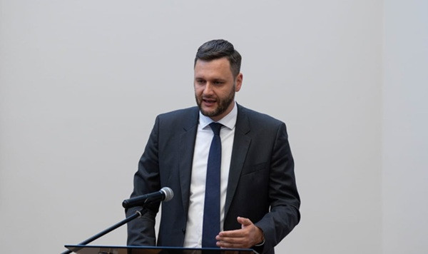 НАЗК зможе видаляти зі свого сайту підсумки перевірки декларації чиновника, в якій виявили порушення, за заявою чиновника — новий позасудовий механізм перегляду