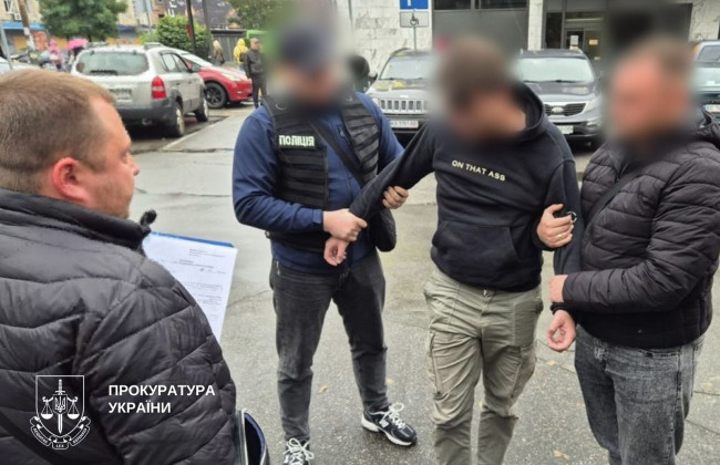 В Киеве инструктор автошколы за $4500 обещал трудоустройство военнообязанного для бронирования