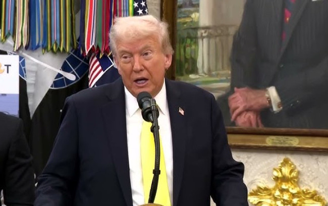 Трамп заявив, що Україна хоче піти у наступ, і він обговорить це із Зеленським