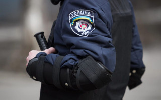 На Харківщині поліція встановлює потерпілих від дій працівниці моргу, яка привласнювала речі загиблих військових