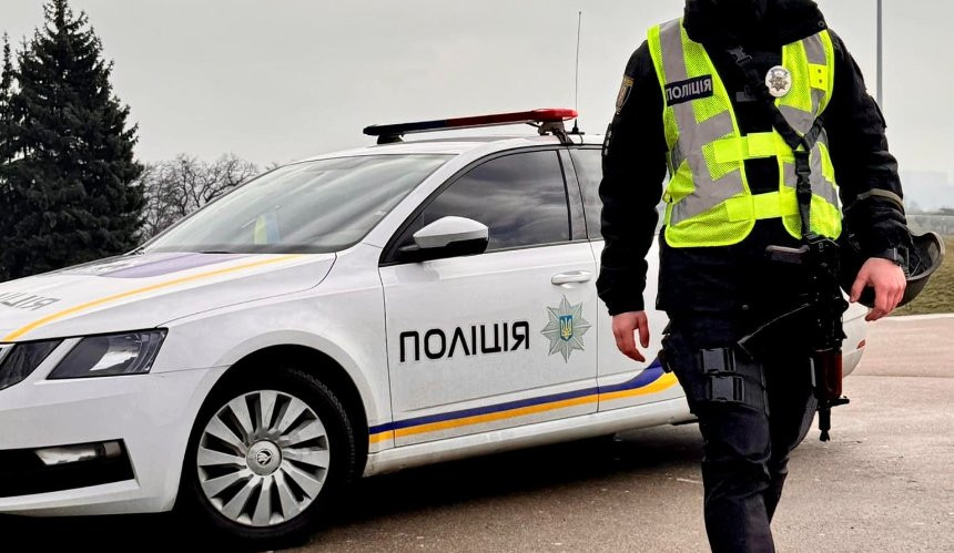 На Київщині чоловік повісив собаку на огорожі: справу передали до суду