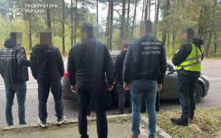 На Волині чоловік за 16 тисяч доларів намагався переправити трьох ухилянтів до Білорусі