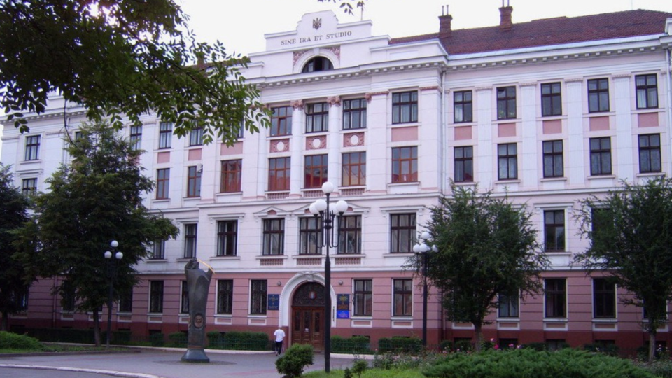 Пристрій для таємного прослуховування знайшли прямо у залі судових засідань