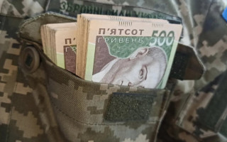 Бюджетний комітет рекомендує Уряду передбачити в проекті держбюджету-2026 підвищення зарплат військовим