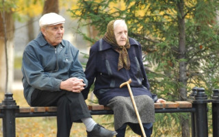 Пенсия в 60 лет в 2025 году: кто имеет право и как считают стаж за границей