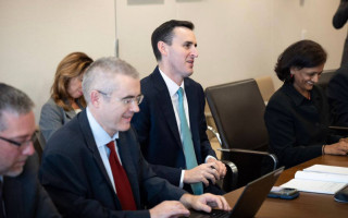 МВФ настаивает на девальвации гривны перед новой программой для Украины — Bloomberg