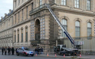 Грабіжники обчистили Лувр за 7 хвилин