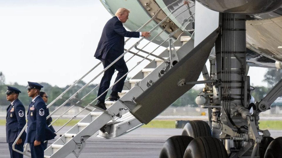 У Флориді виявили ймовірну снайперську вежу з оглядом на літак Трампа — фото