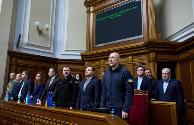 Депутаты просят разрешить им задавать вопросы и получать ответы от должностных лиц на пленарном заседании — изменения в регламент