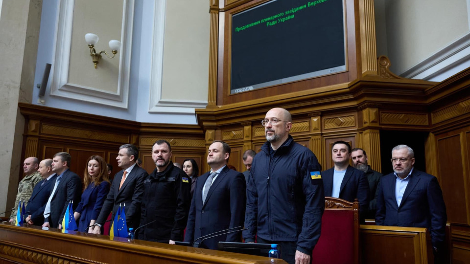 Депутати просять дозволити їм задавати питання і отримувати відповіді від посадовців на пленарному засіданні — зміни до регламенту
