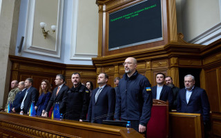 Депутаты просят разрешить им задавать вопросы и получать ответы от должностных лиц на пленарном заседании — изменения в регламент