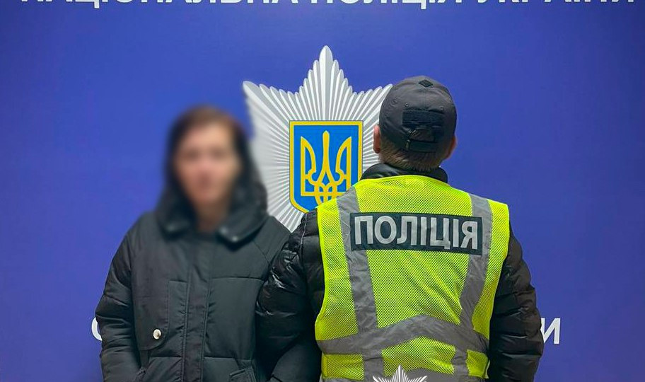 У Києві жінка кинула собаку подруги з п’ятого поверху — тварина загинула