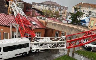 Потужний торнадо наробив лиха у передмісті Парижа: є загиблий, відео