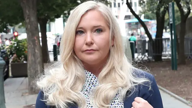 Жертва Джеффри Эпштейна обвинила «известного премьер-министра» в изнасиловании