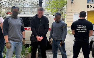 У Одесі судитимуть зловмисників, які вимагали у громадян неіснуючі борги – від 5 до 50 тисяч доларів