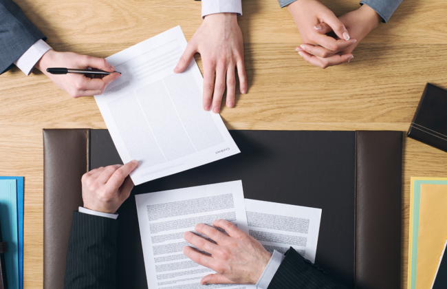 Какие сроки и порядок рассмотрения адвокатских запросов в контролирующих органах — разъяснение