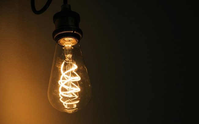 В большинстве регионов Украины 23 октября весь день будут действовать графики отключения света