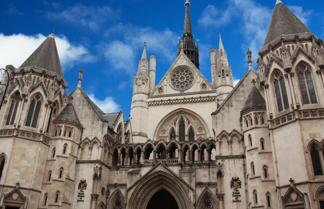 Британский юрист обвинил бывшего работодателя в преследовании — суд встал на его сторону